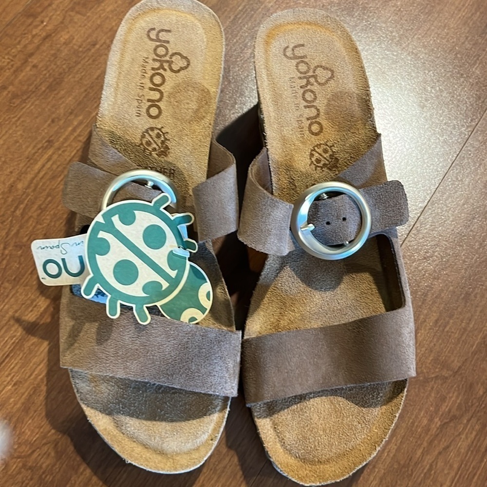 NWT Yokono Women’s Leather Wedge sandals